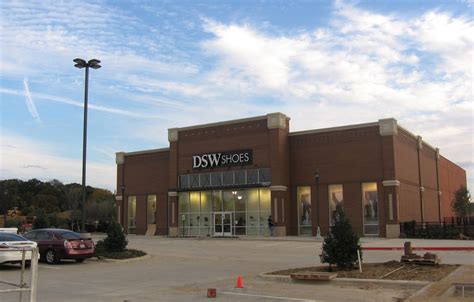 Dsw southlake - 2 DSW reviews in Southlake. A free inside look at company reviews and salaries posted anonymously by employees. 